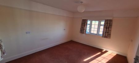 2 bedroom semi-detached house to rent - Photo 2