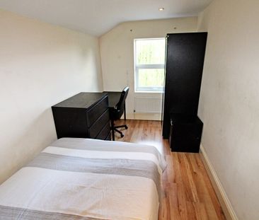 105 Rendell Street - Photo 3