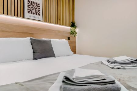 4 Bedrooms 2 Bathrooms - Photo 2