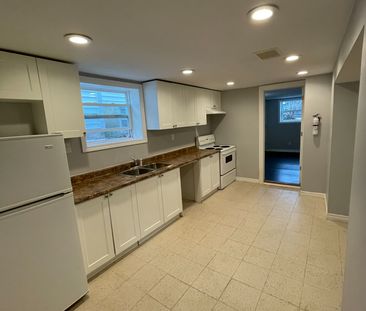 For Lease - 8 Birch Tree Crescent, Toronto, Ontario - Photo 2