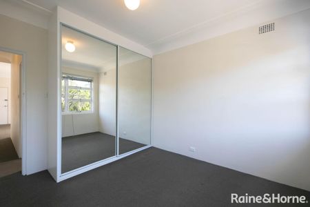 Chic One-Bedroom Apartment in Prime Randwick Location - Photo 4