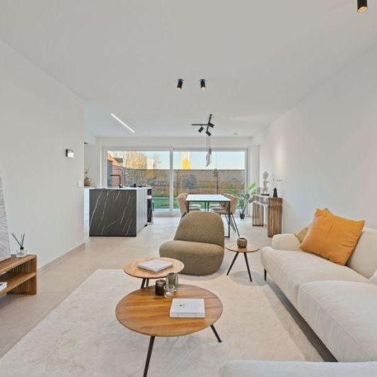 Huis te huur in Ieper voor € 975 met 3 slaapkamers - Photo 1