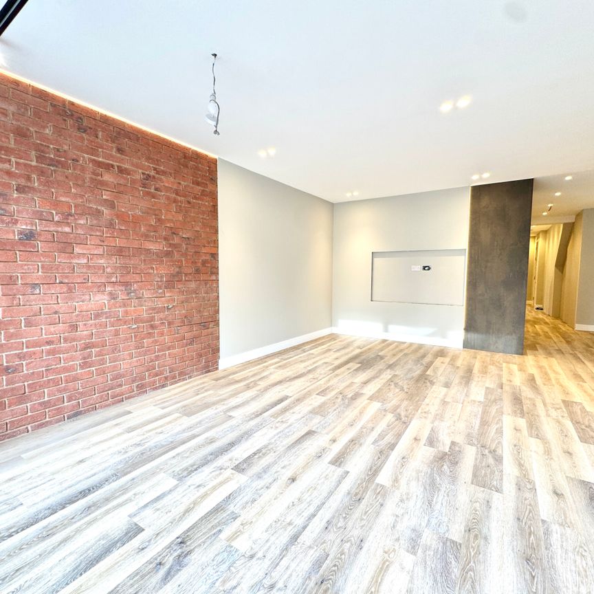 Totteridge Lane, Whetstone, North London, N20 - Photo 1