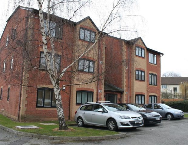 1 bedroom ground floor flat to rent - Photo 1