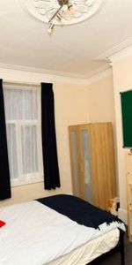 Fabulous 5 bed - ideal for Hallam or Sheffield University - Photo 3