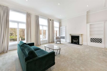 A generously proportioned one bedroom apartment with high ceilings. - Photo 3