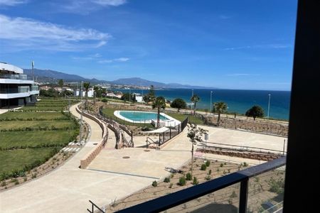 2 Bedroom Apartment For Rent in Casares Playa, Málaga - Photo 2