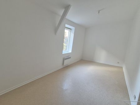 Location Appartement 3 pièces 78m² ST OMER 62500 - Photo 3