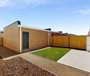 1 Fen Walk, Point Cook, Vic 3030 - Photo 3