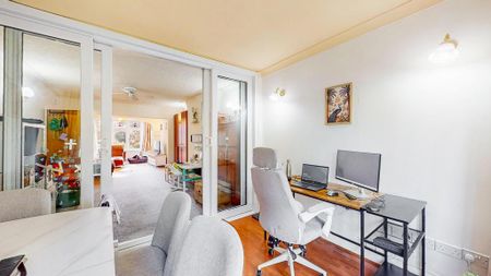 3 bedroom flat to rent - Photo 2