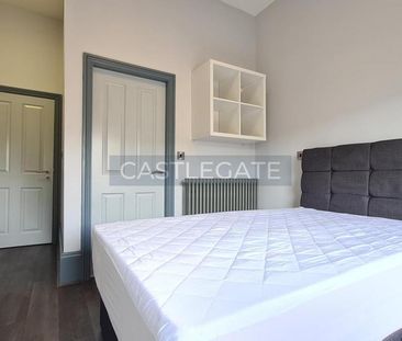 1 bedroom in a flat share to rent - Photo 3