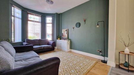 Room 1, 33 Clifton Drive, Belfast, BT14 6LG - Photo 2