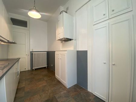 Location Appartement 4 pièces 145m² BESANCON 25000 - Photo 4