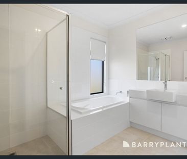 4-Bedroom, 3-Bathroom Townhouse with Flexible Floorplan. - Photo 4