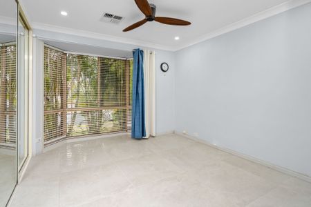 Family Home with Multiple Living Spaces in Schofields - Photo 2