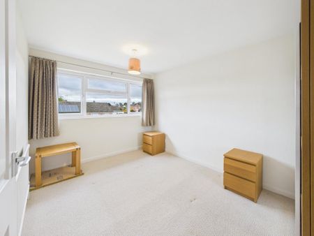 3 bedroom semi-detached house to rent - Photo 4