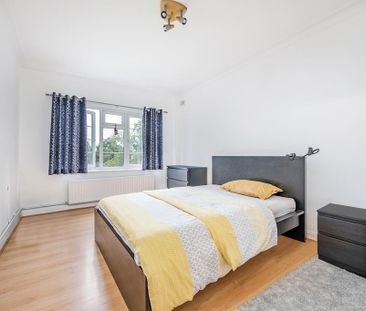 3 bedroom flat to rent - Photo 6