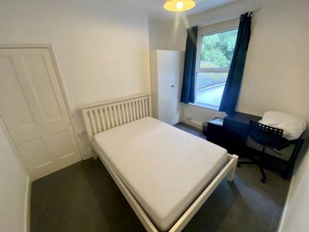 4 bedroom house to rent - Photo 3