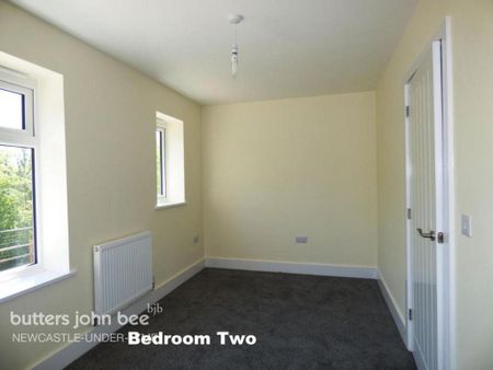 2 bedroom semi-detached house to rent - Photo 4