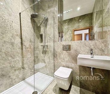 Roop House, Fleet, Hampshire, GU51 - Photo 5