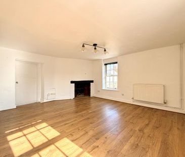 3 bedroom flat to rent - Photo 1