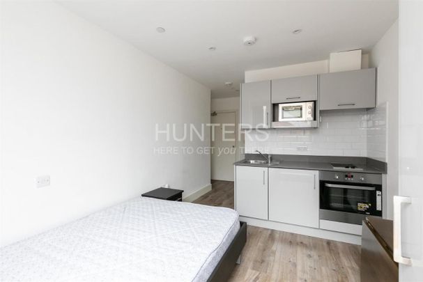 Luminaire Apartments, Kilburn High Road, NW6 7JR - Photo 1