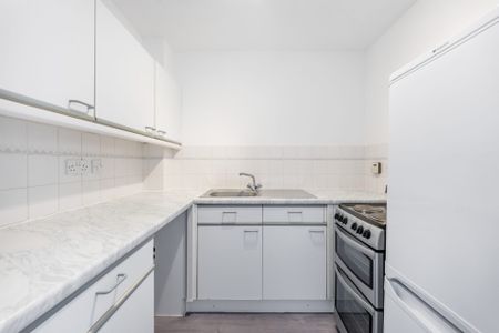 Vienna Walk, Dereham - Photo 4