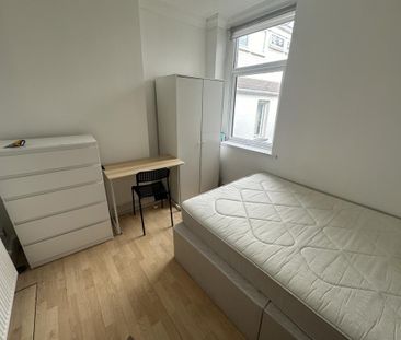 5 bedroom flat to rent - Photo 3