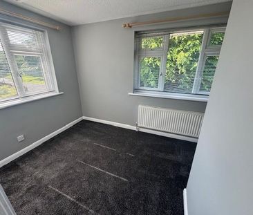 2 bedroom semi-detached house to rent - Photo 5