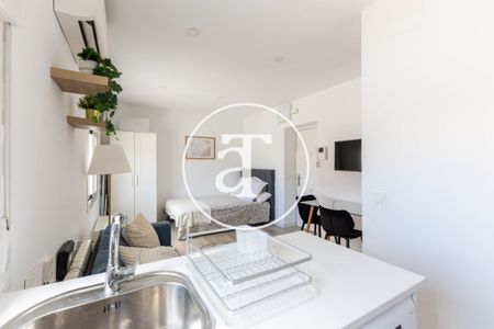Monthly rental studio-style penthouse with bathroom in Chamartín - Photo 5
