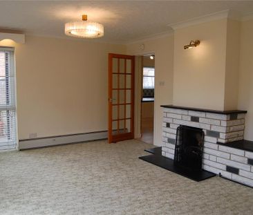 4 bedroom detached house to rent - Photo 3