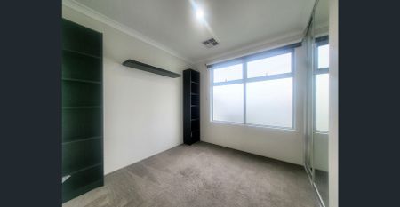 Modern family home - Photo 3