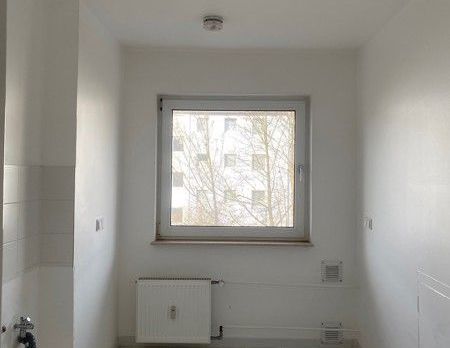 Kurzfristige Anmietung möglich - unrenovierte 2-Zimmer-Wohnung mit Duschbad - Photo 1