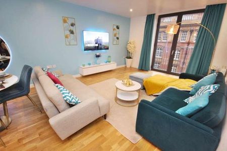 Piccadilly Place, Manchester, M1 - Photo 3