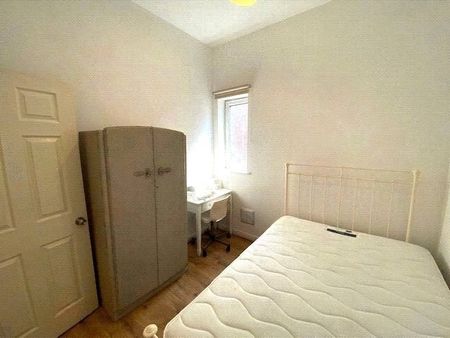 23 Clifton Avenue, Fallowfield, Manchester, M14 6UD - Photo 2