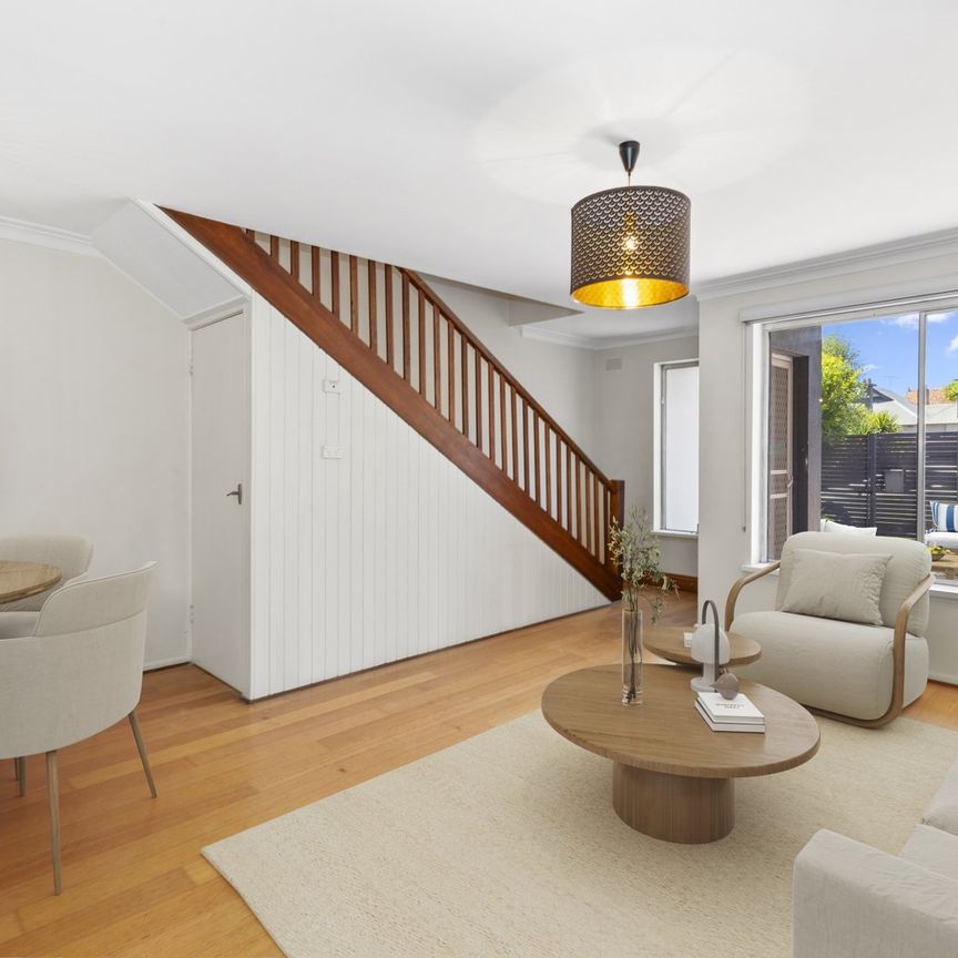 Sophisticated double-storey rental in prime Mentone location - Photo 1