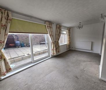 3 bedroom terraced house to rent - Photo 4
