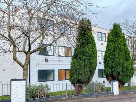 West Parade Flats - Photo 5