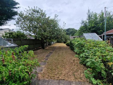 3 bedroom semi-detached house to rent - Photo 5