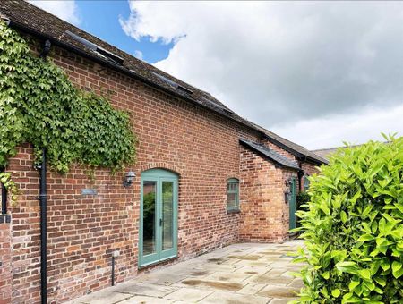 2 bedroom barn conversion to rent - Photo 2