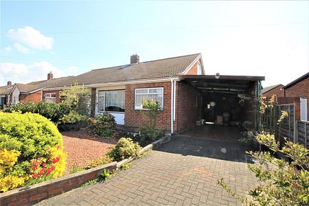 2 bedrooms Bungalow - Semi Detached for Sale - Photo 3