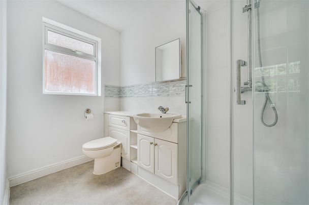 3 bedroom house - end terrace - Photo 1