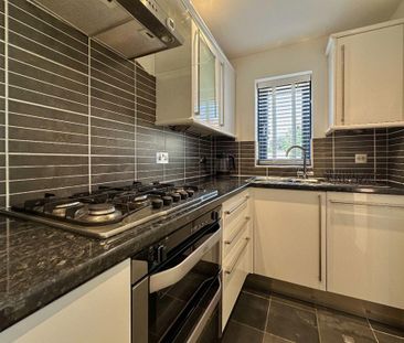 3 bedroom detached house to rent - Photo 4