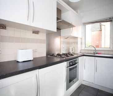 2 Kingsway Court, Kingsway, Dunmurry, BT17 9SE - Photo 4