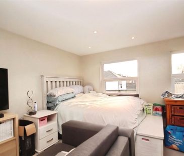 Drummond Road, Guildford, Surrey, GU1 4NX - Photo 4