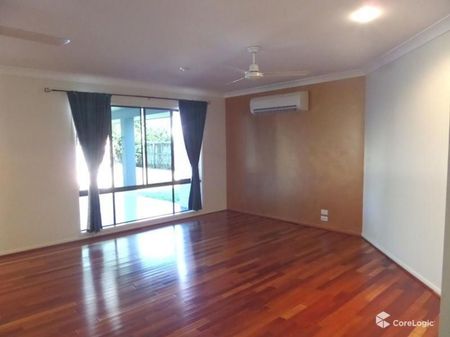 FOUR BEDROOM FAMILY HOME - Photo 4