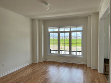 For Lease - 1099 Cole Street, Innisfil, Ontario - Photo 2