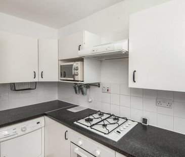Flat to rent - Mowbray Road, London, SE19 - Photo 6