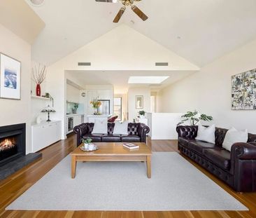 Loads of space and opposite the park! - Photo 6