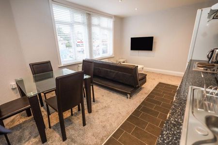 1 bedroom house to rent - Photo 2